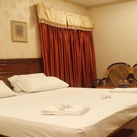 Hotel Chitra Park Tiruchchendūr Kültér fotó