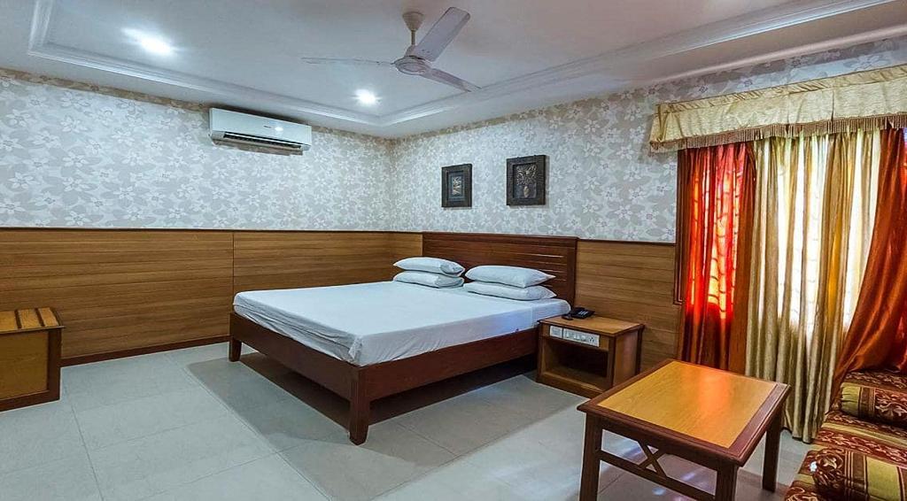 Hotel Chitra Park Tiruchchendūr Kültér fotó