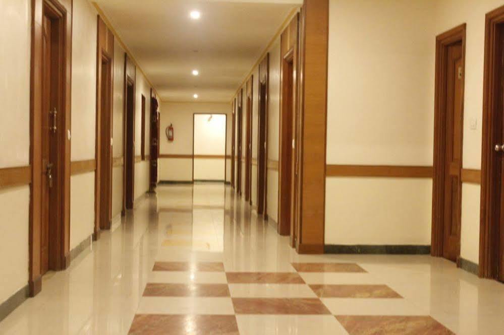 Hotel Chitra Park Tiruchchendūr Kültér fotó