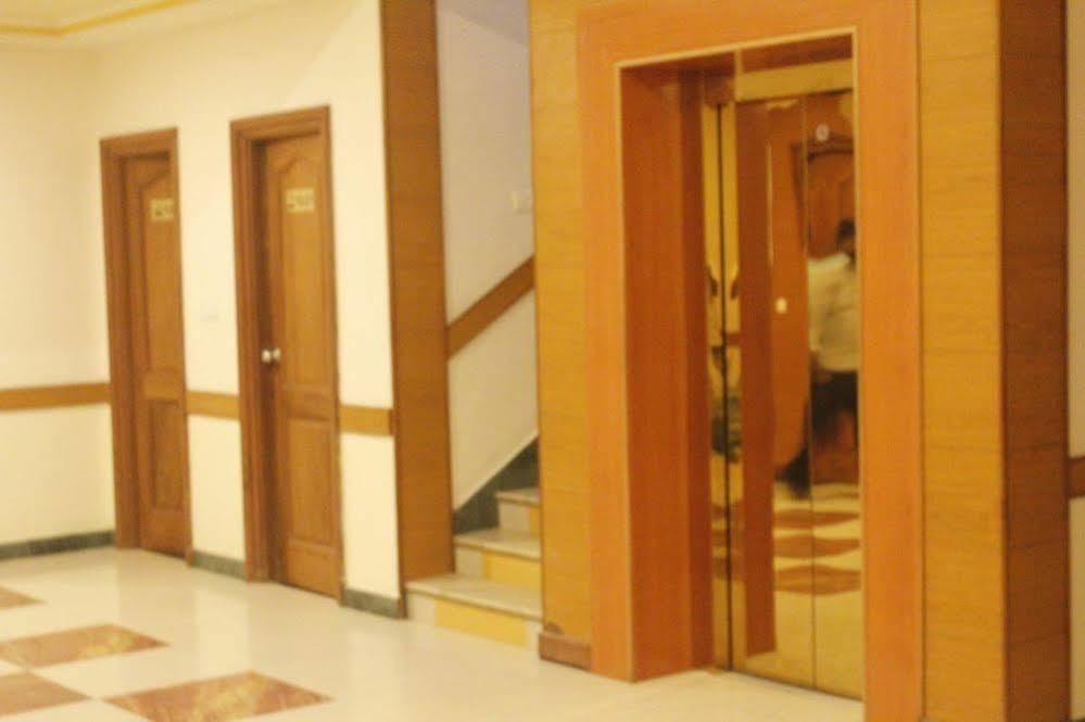 Hotel Chitra Park Tiruchchendūr Kültér fotó
